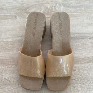 Steve Madden Gold Mules Sleek Design
